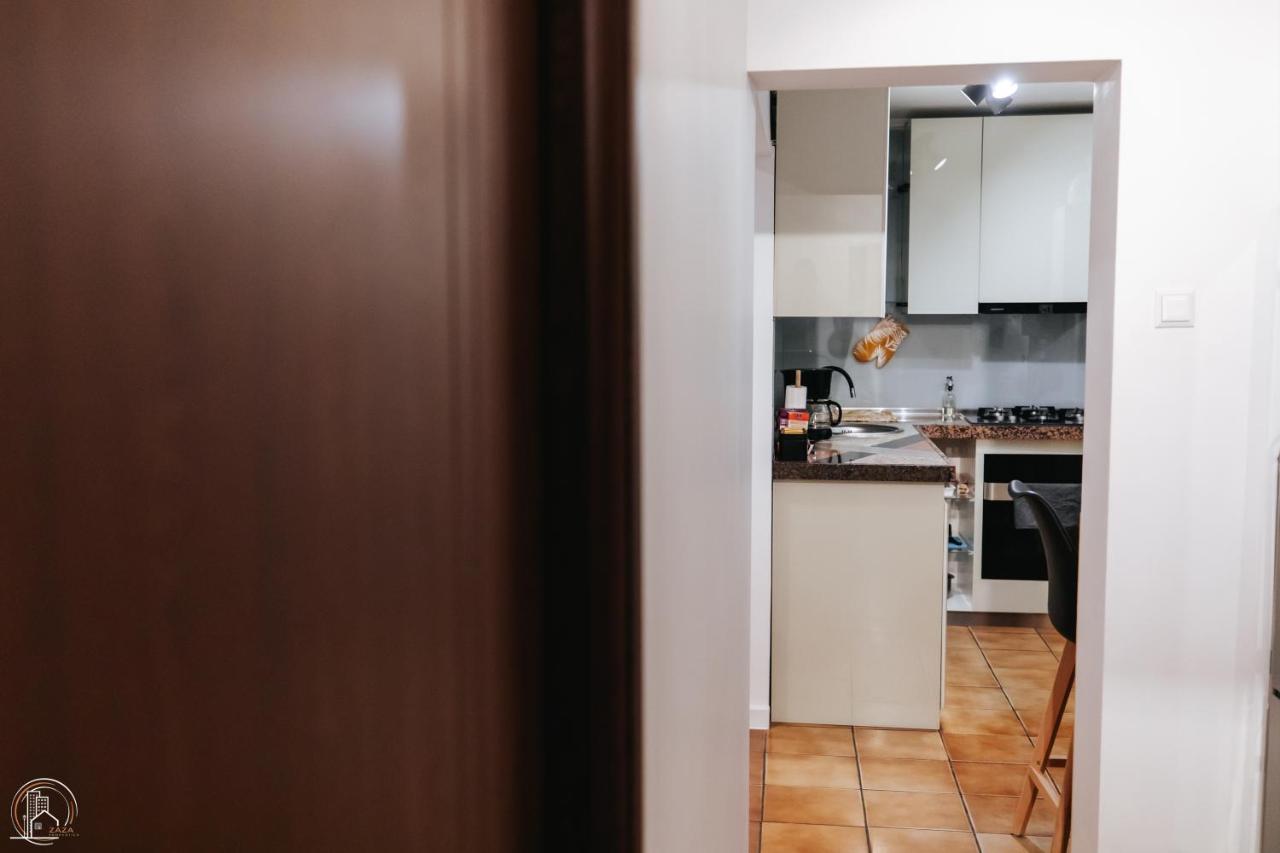 Zaza Apartament - Central Area, With Balcony Târgu Jiu Buitenkant foto