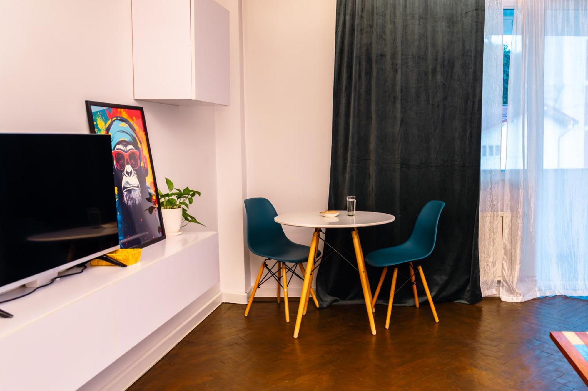 Zaza Apartament - Central Area, With Balcony Târgu Jiu Buitenkant foto